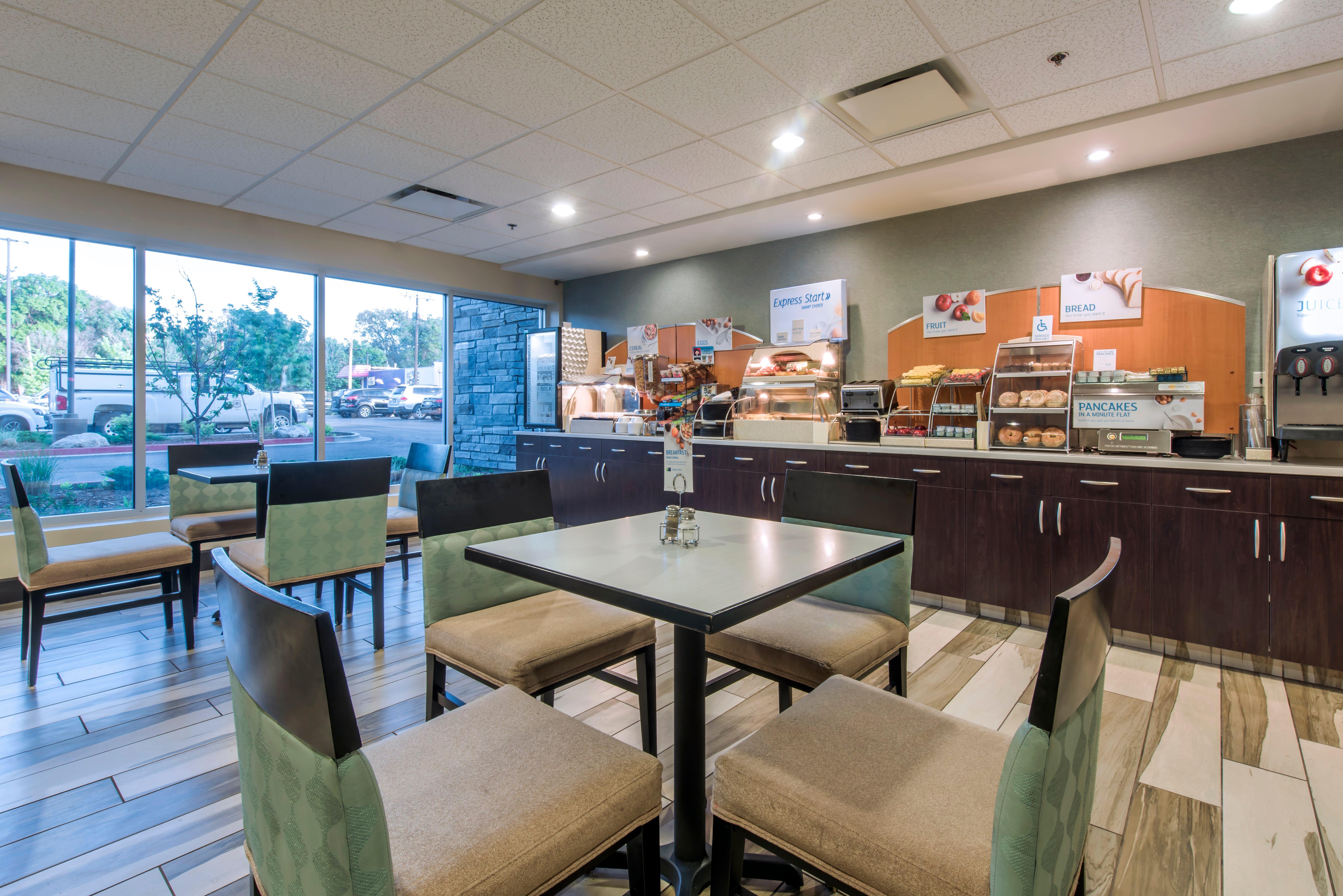 科罗拉多斯普林斯智选假日套房酒店 外观 照片